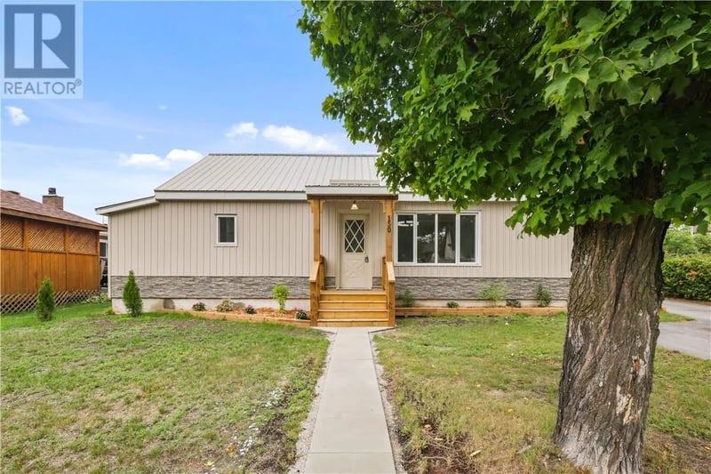 150 KING Street, Massey, Ontario, P0P1P0, Massey, Ontario — photo 1 of 5