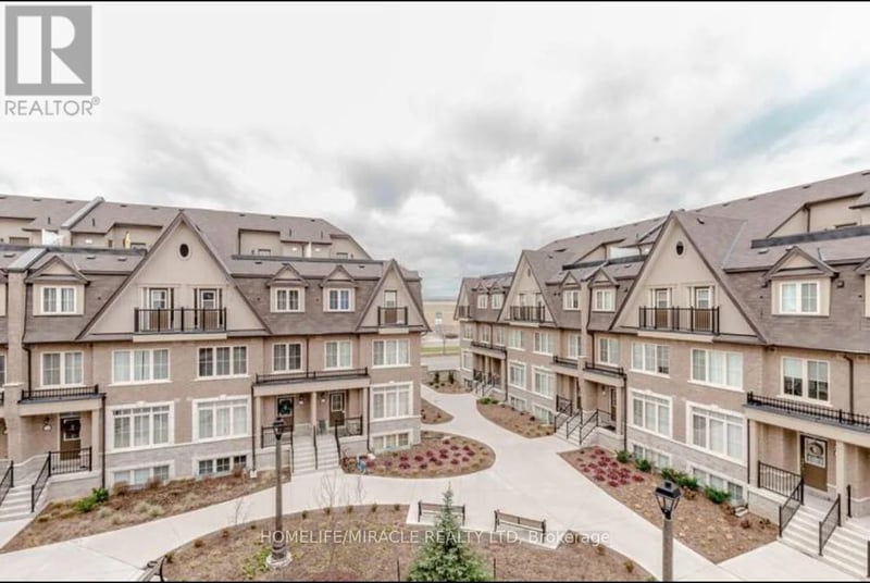 #32 181 Parktree Drive, Vaughan (Maple), Ontario, L6A5B1, Vaughan (Maple), Ontario — photo 1 of 5