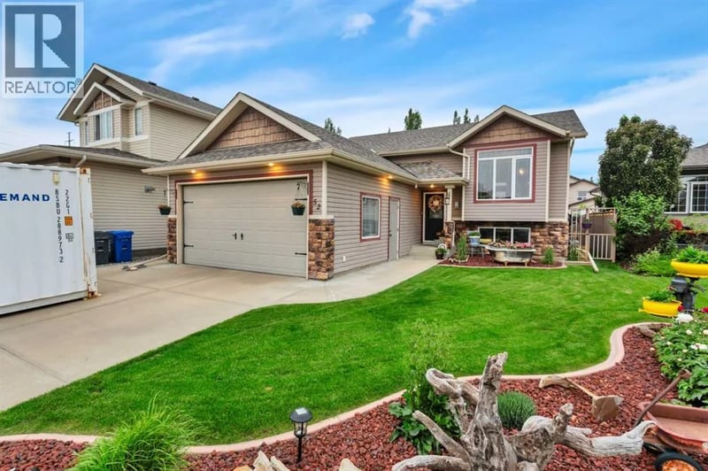 52 Irving Crescent, Red Deer, Alberta, T4R3R9, Red Deer, Alberta — photo 1 of 5