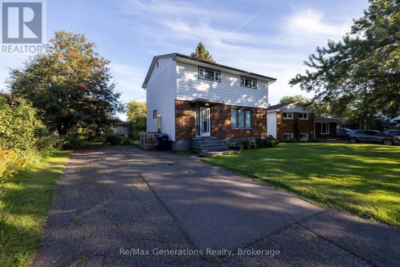 235 Maple Avenue, Thunder Bay (Forest Park), Ontario, P7B4V6, Thunder Bay (Forest Park), Ontario — photo 1 of 5