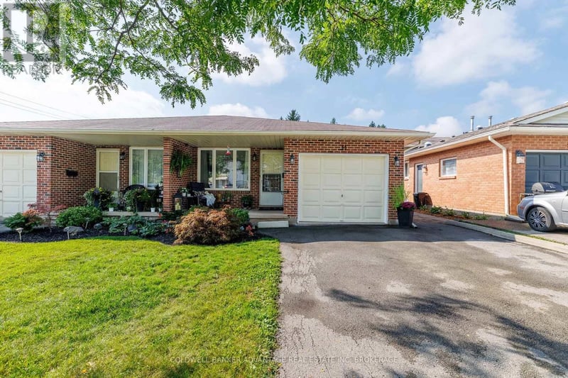 11 Woodland Drive, Welland (N. Welland), Ontario, L3C7C9, Welland (N. Welland), Ontario — photo 1 of 5