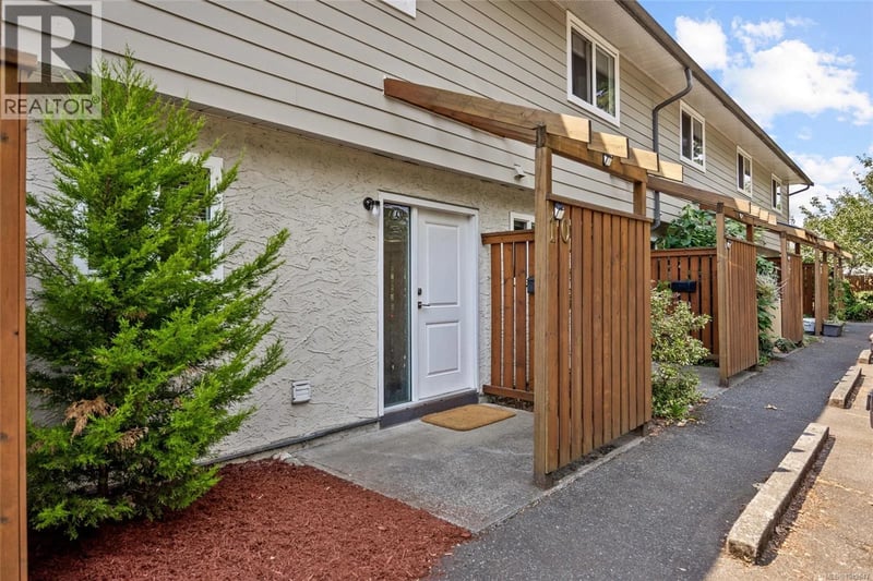 #10 951 17th Street, Courtenay, British Columbia, V9N7P8, Courtenay, British Columbia — photo 1 of 5