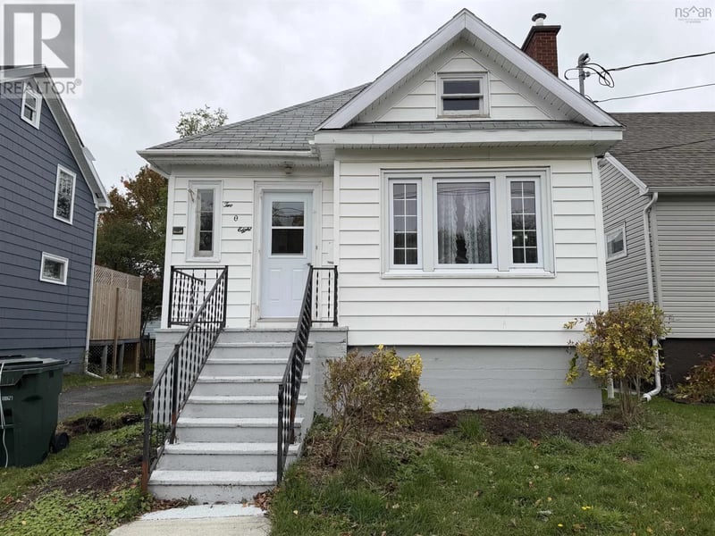 208 Dillon Street, Sydney, Nova Scotia, B1P5C2, Sydney, Nova Scotia — photo 1 of 5