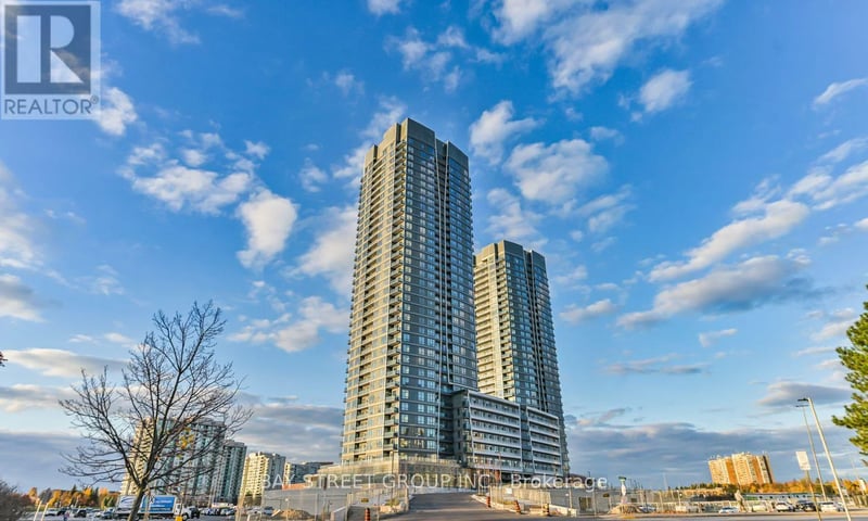 #908B 50 Upper Mall Way, Vaughan (Brownridge), Ontario, L4J0L8, Vaughan (Brownridge), Ontario — photo 1 of 5