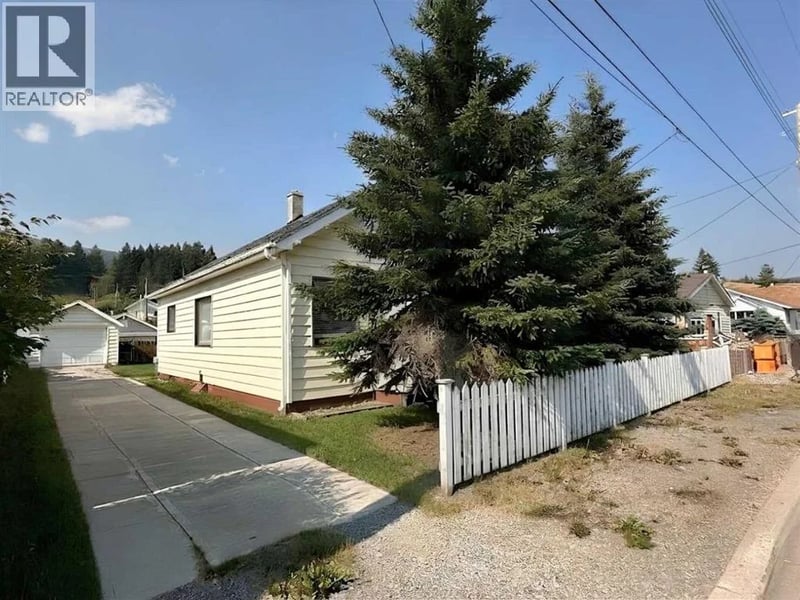 8017 22 Avenue, Coleman, Alberta, T0K0M0, Coleman, Alberta — photo 1 of 5