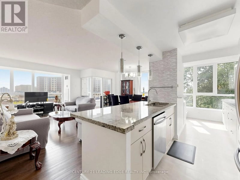 #204 3231 Eglinton Avenue East, Toronto (Scarborough Village), Ontario, M1J3N5, Toronto (Scarborough Village), Ontario — photo 1 of 5