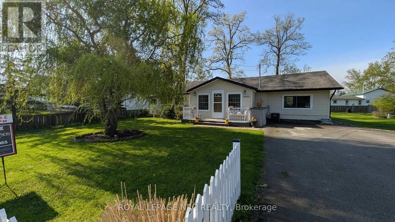 3093 Hyman Avenue, Fort Erie (Ridgeway), Ontario, L0S1N0, Fort Erie (Ridgeway), Ontario — photo 1 of 5
