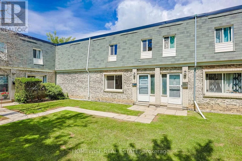 #20 1350 Winding Trail, Mississauga (Applewood), Ontario, L4Y2T8, Mississauga (Applewood), Ontario — photo 1 of 5