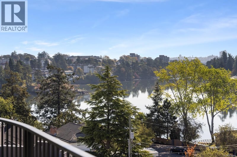 #505 1075 Tillicum Road, Esquimalt, British Columbia, V9A2A4, Esquimalt, British Columbia — photo 1 of 5