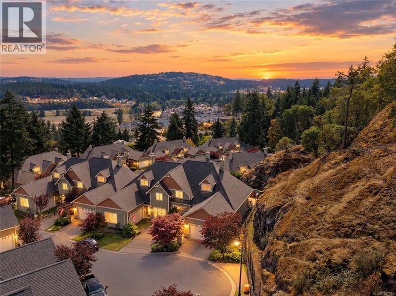 #102 945 Bear Mountain Parkway, Langford, British Columbia, V9B6T1, Langford, British Columbia — photo 1 of 5