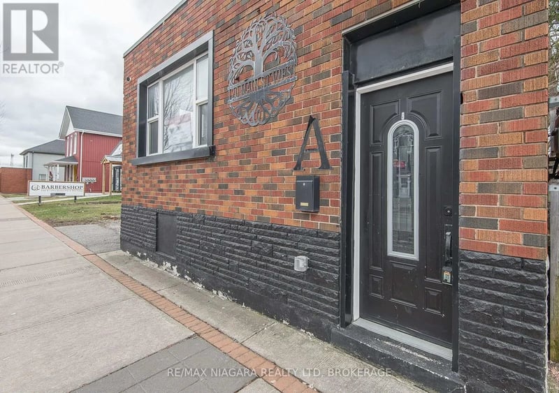 120 Main Street West, Port Colborne (Main Street), Ontario, L3K3V2, Port Colborne (Main Street), Ontario — photo 1 of 5