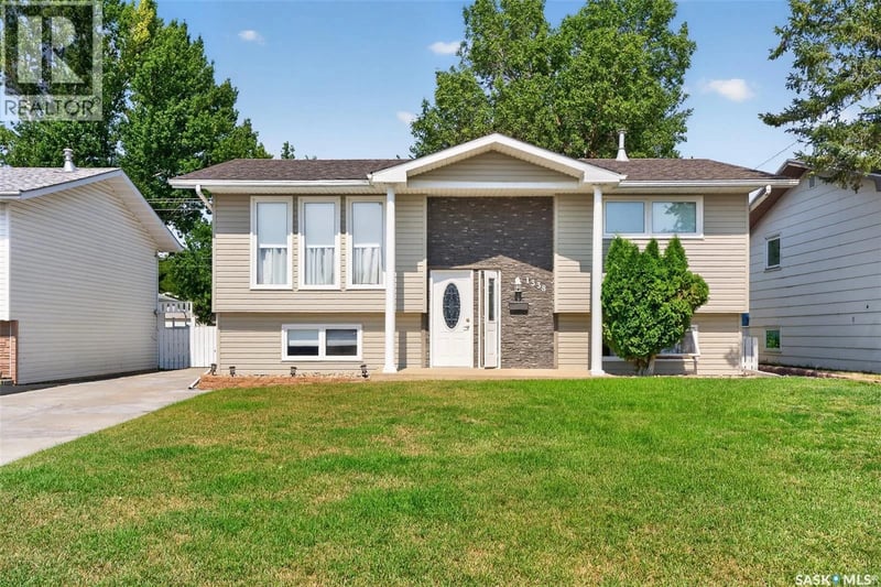 1338 Glendale STREET, Moose Jaw, Saskatchewan, S6H6Y9, Moose Jaw, Saskatchewan — photo 1 of 5