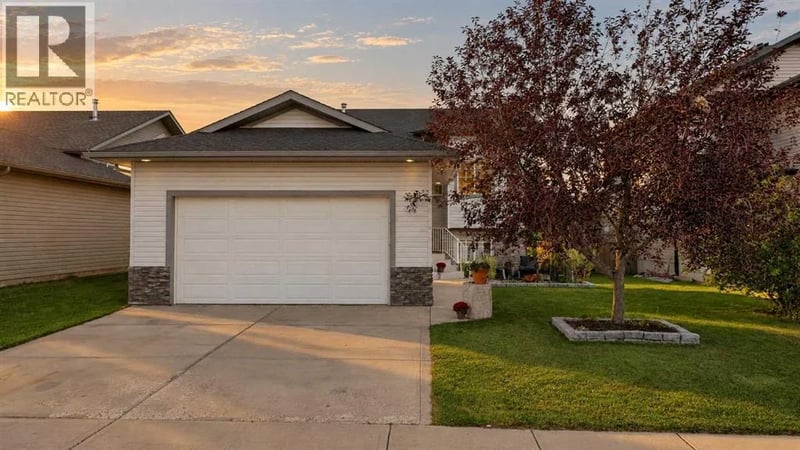 19 Jenner Crescent, Red Deer, Alberta, T4P0B2, Red Deer, Alberta — photo 1 of 5