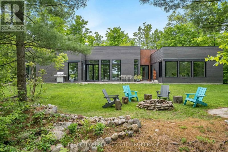 3870 Darling Island Road, Severn (Port Severn), Ontario, L0K1S0, Severn (Port Severn), Ontario — photo 1 of 5
