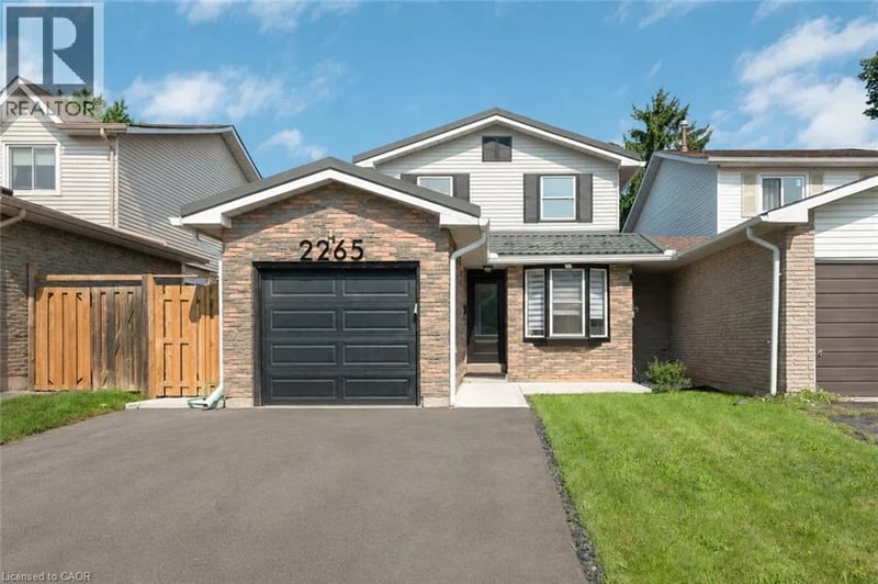2265 MIDDLESMOOR Crescent, Burlington, Ontario, L7P3X2, Burlington, Ontario — photo 1 of 5