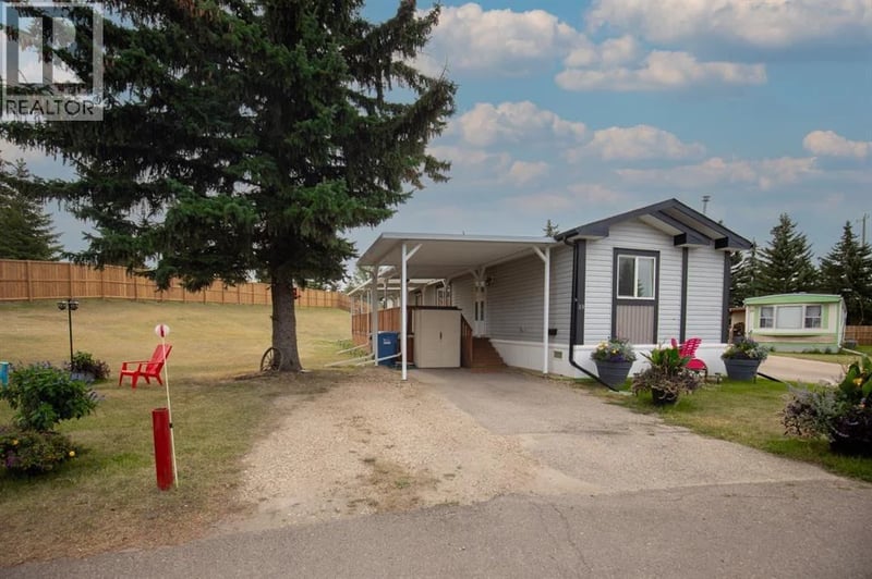 28 Parkside Drive, Red Deer, Alberta, T4P1K1, Red Deer, Alberta — photo 1 of 5