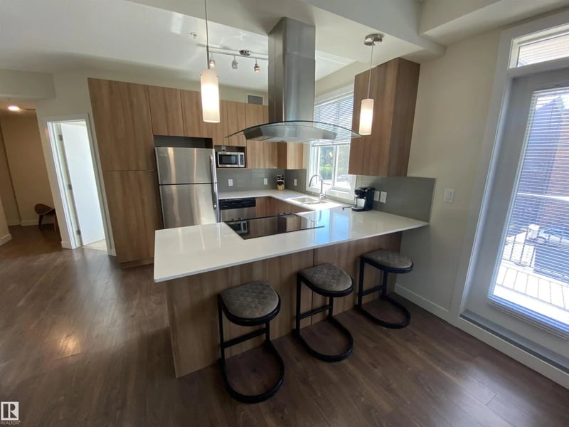 #308 9907 91 AV NW, Edmonton, Alberta, T6E2T7, Edmonton, Alberta — photo 1 of 5