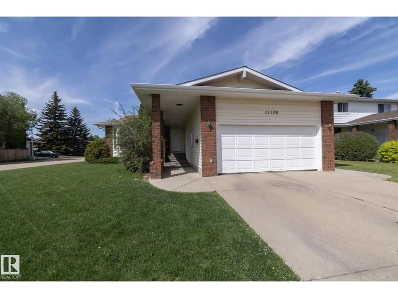 11138 30 AV NW, Edmonton, Alberta, T6J3Y6, Edmonton, Alberta — photo 1 of 5