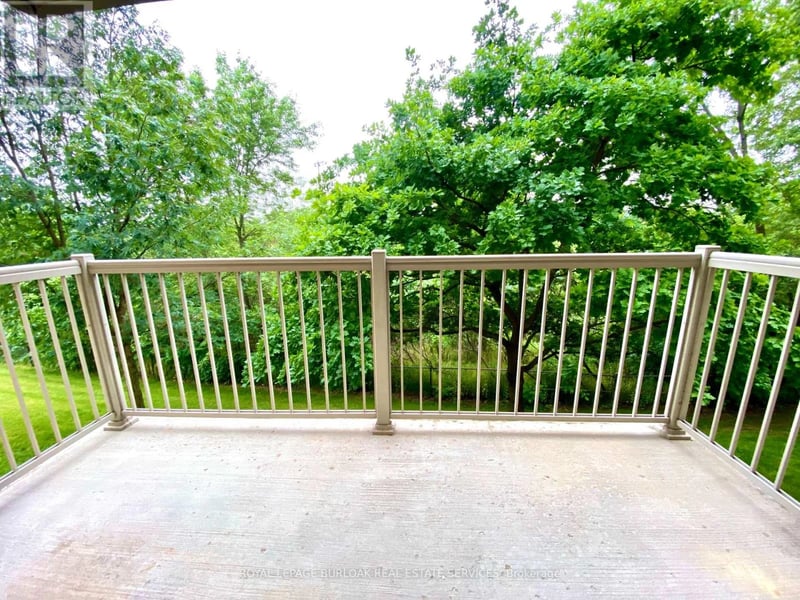 #209 1450 Bishops Gate, Oakville (GA Glen Abbey), Ontario, L6M4N1, Oakville (GA Glen Abbey), Ontario — photo 1 of 5