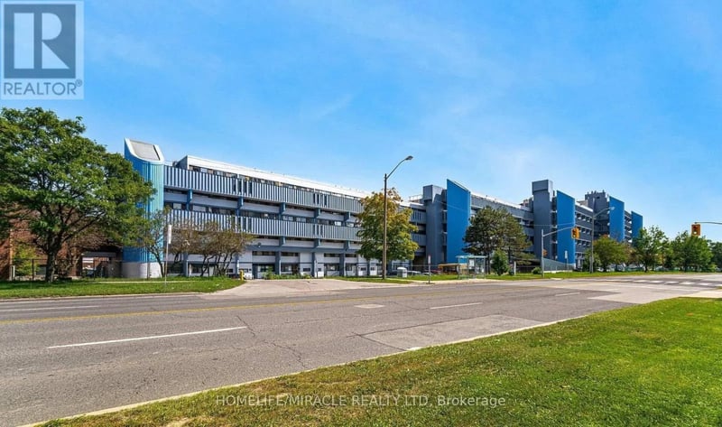 #517 4673 Jane Street, Toronto (Black Creek), Ontario, M3N2L1, Toronto (Black Creek), Ontario — photo 1 of 5