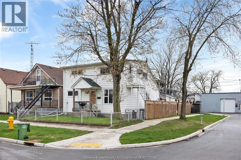 1361 ALBERT, Windsor, Ontario, N8Y3R1, Windsor, Ontario — photo 1 of 5