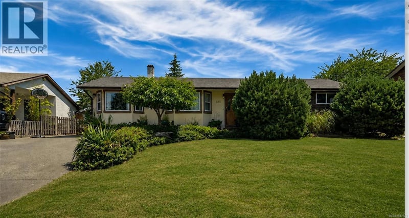 885 Shellbourne Boulevard, Campbell River, British Columbia, V9W4Z7, Campbell River, British Columbia — photo 1 of 5