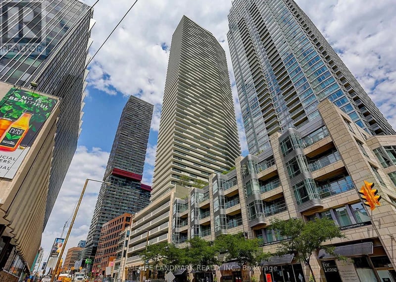 #3304 2221 Yonge Street, Toronto (Mount Pleasant West), Ontario, M4S2B4, Toronto (Mount Pleasant West), Ontario — photo 1 of 5
