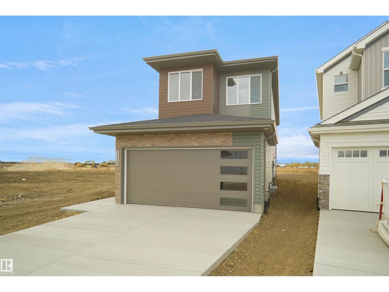 8436 183 AV NW, Edmonton, Alberta, T5Z0X5, Edmonton, Alberta — photo 1 of 5