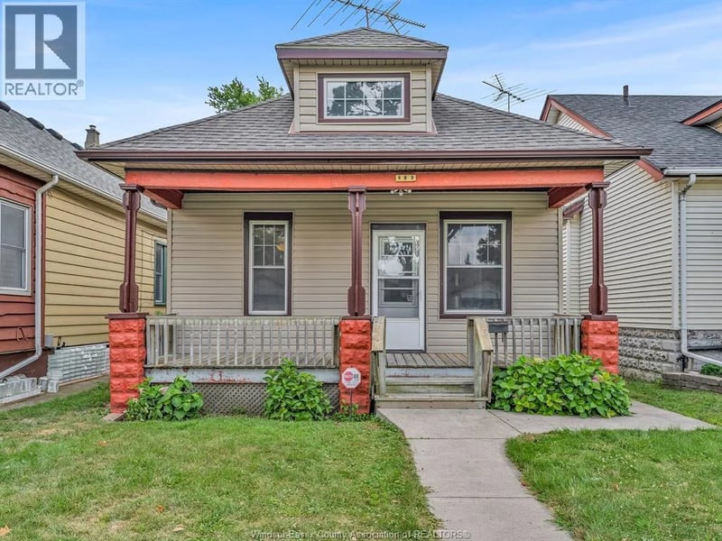 489 MCKAY Avenue, Windsor, Ontario, N9B1Z7, Windsor, Ontario — photo 1 of 5