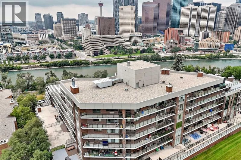 300 Meredith Road Northeast, Calgary, Alberta, T2E7A8, Calgary, Alberta — photo 1 of 5