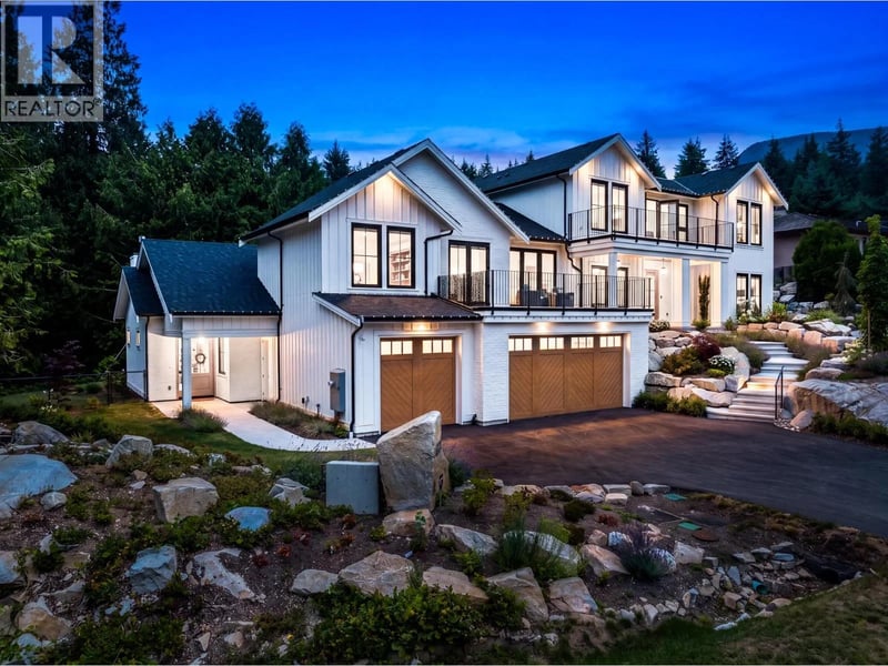 4597 WOODGREEN Drive, West Vancouver, British Columbia, V7S2V3, West Vancouver, British Columbia — photo 1 of 5