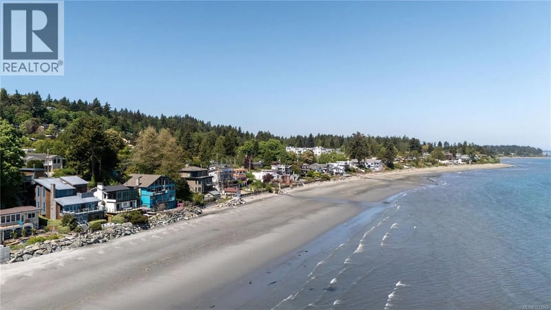 5039 Cordova Bay Road, Saanich, British Columbia, V8Y2K1, Saanich, British Columbia — photo 1 of 5