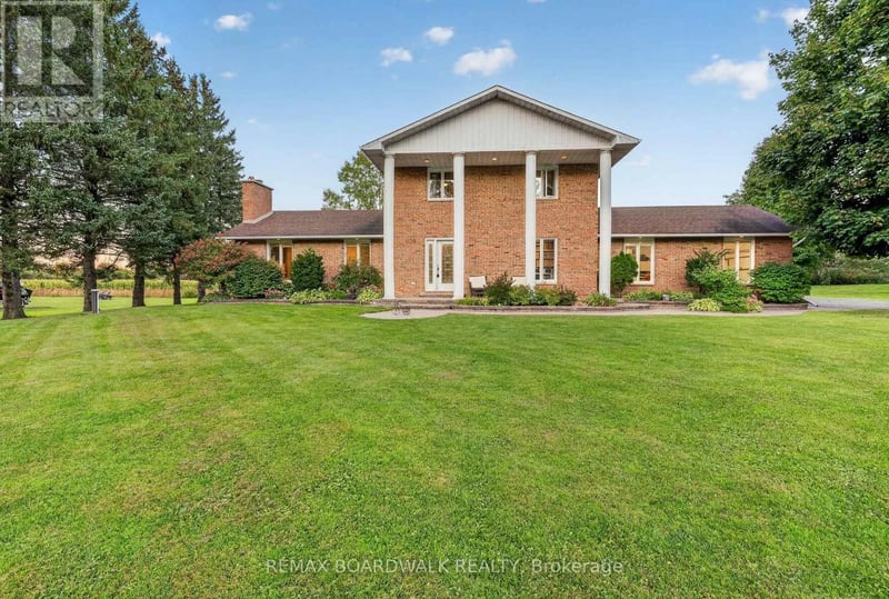 1139 St Joseph Road, Russell, Ontario, K0A1W0, Russell, Ontario — photo 1 of 5