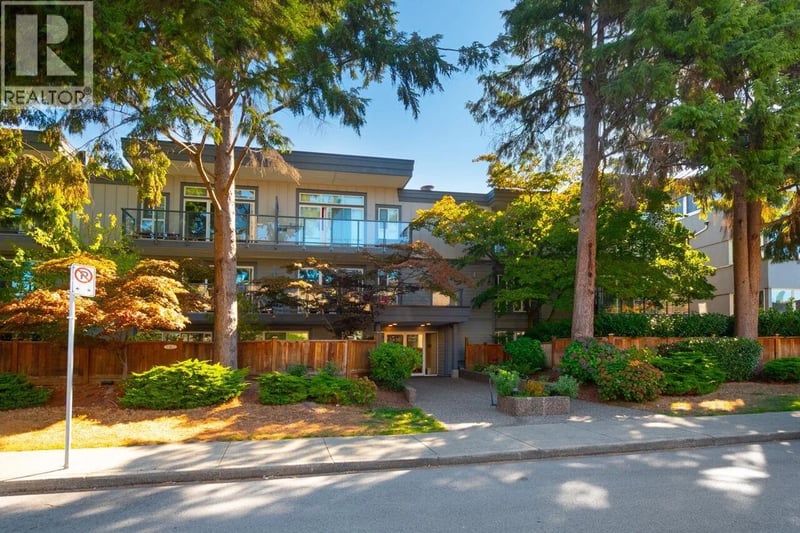 #106 1450 LABURNUM Street, Vancouver, British Columbia, V6J3W3, Vancouver, British Columbia — photo 1 of 5
