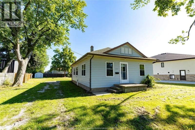 327 BOUFFARD, LaSalle, Ontario, N9J1G3, LaSalle, Ontario — photo 1 of 5