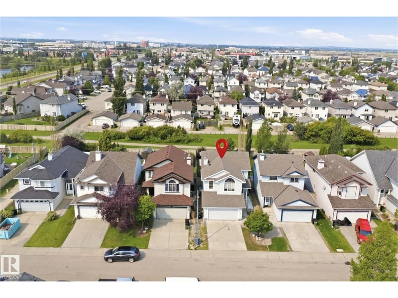 714 87 Street SW, Edmonton, Alberta, T6X1G6, Edmonton, Alberta — photo 1 of 5