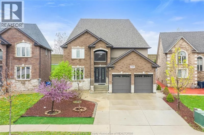 2280 DANDURAND, Windsor, Ontario, N9E4Z7, Windsor, Ontario — photo 1 of 5