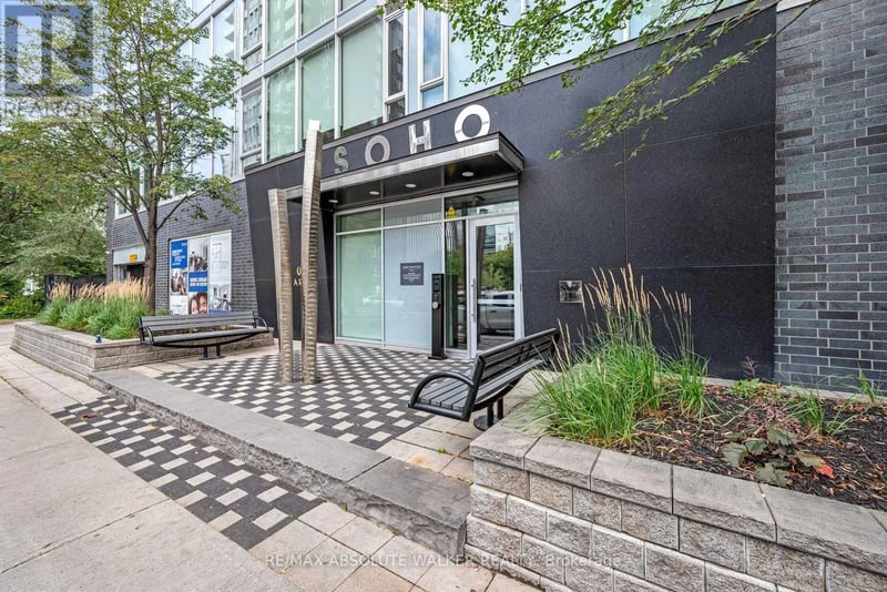 #810 300 Lisgar Street, Ottawa, Ontario, K2P0E2, Ottawa, Ontario — photo 1 of 5