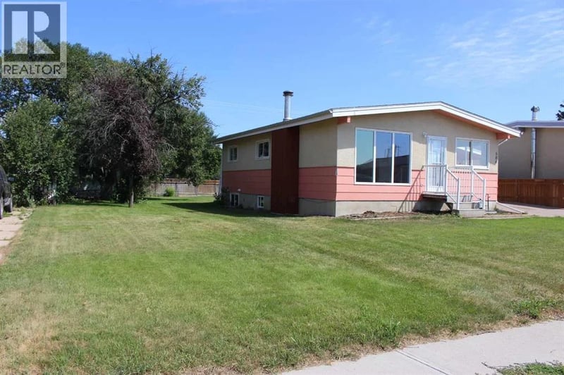 504 Centennial Avenue, Picture Butte, Alberta, T0K1V0, Picture Butte, Alberta — photo 1 of 5