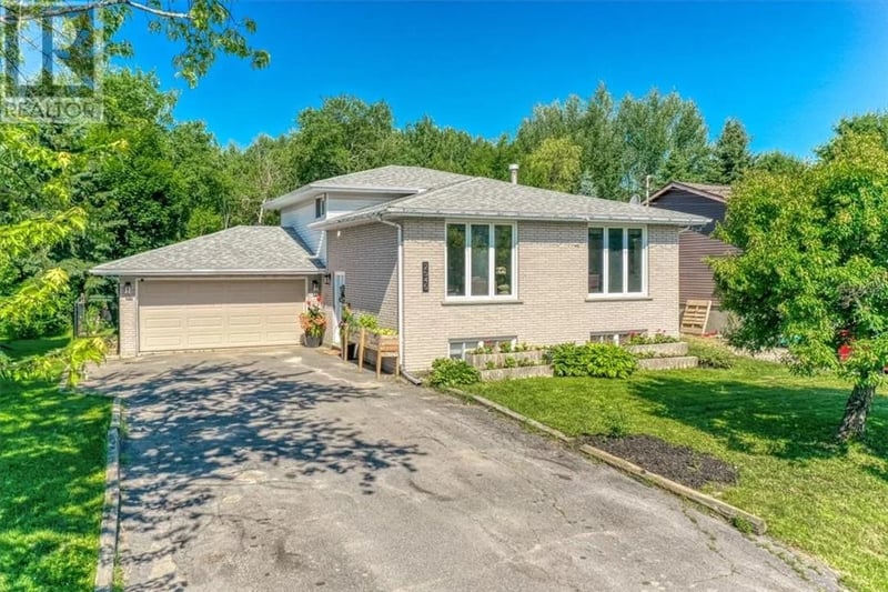 2545 Field Street, Sudbury, Ontario, P3E4X8, Sudbury, Ontario — photo 1 of 5