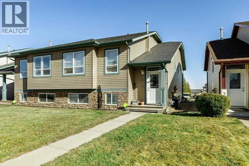 7017 Deer Street, Lacombe, Alberta, T4L1Y9, Lacombe, Alberta — photo 1 of 5