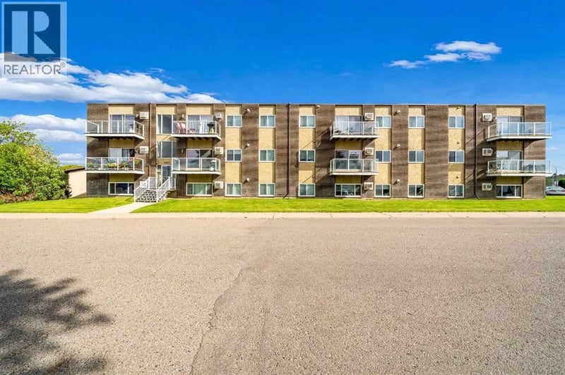 2987 Dunmore Road Southeast, Medicine Hat, Alberta, T1B1E1, Medicine Hat, Alberta — photo 1 of 5