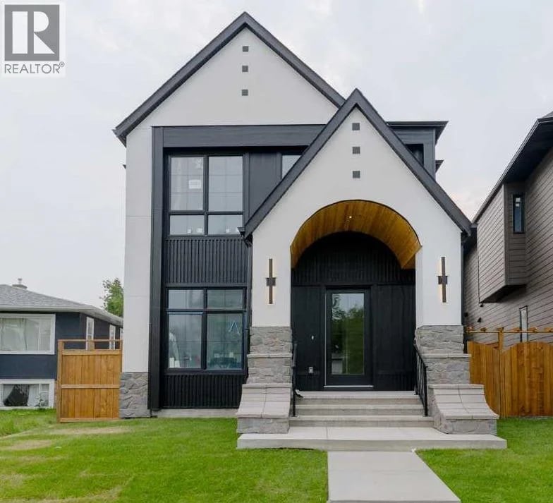 2207 Victoria Crescent Northwest, Calgary, Alberta, T2M4E4, Calgary, Alberta — photo 1 of 5