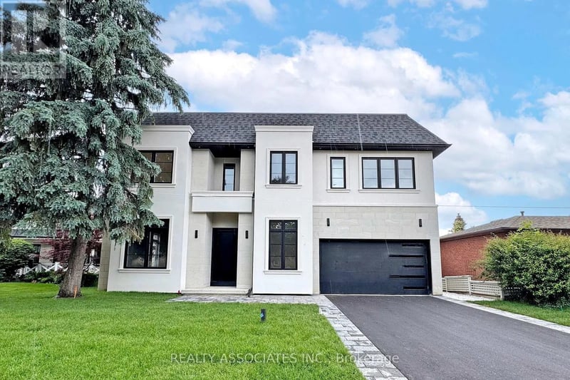 32 Cossar Avenue, Aurora (Aurora Highlands), Ontario, L4G3N8, Aurora (Aurora Highlands), Ontario — photo 1 of 5