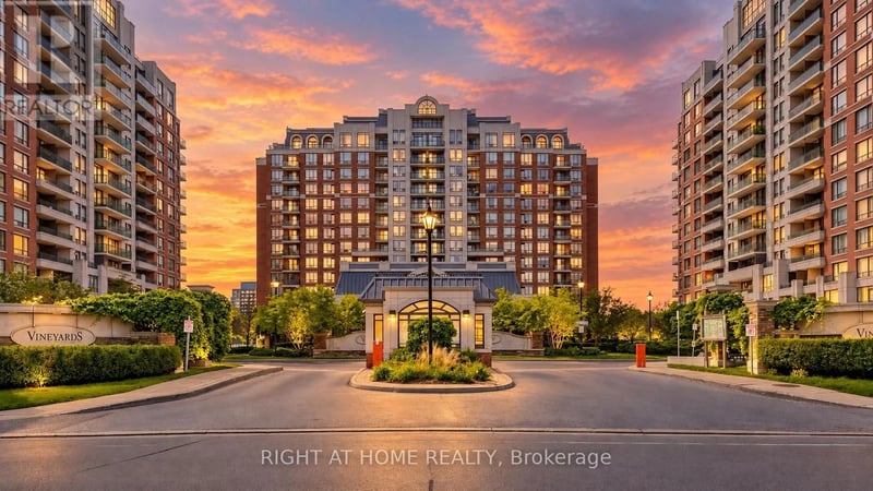 #1103 330 Red Maple Road, Richmond Hill (Langstaff), Ontario, L4C0T6, Richmond Hill (Langstaff), Ontario — photo 1 of 5