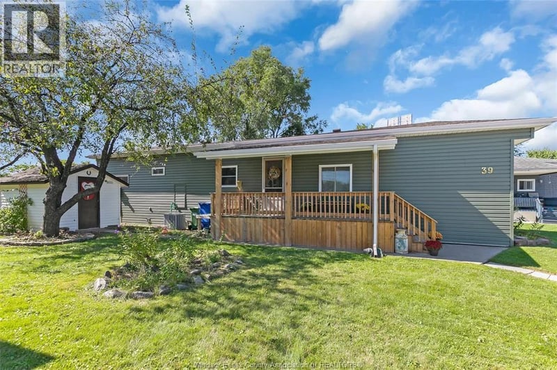 39 WILDER South, Lakeshore, Ontario, N8N2T1, Lakeshore, Ontario — photo 1 of 5