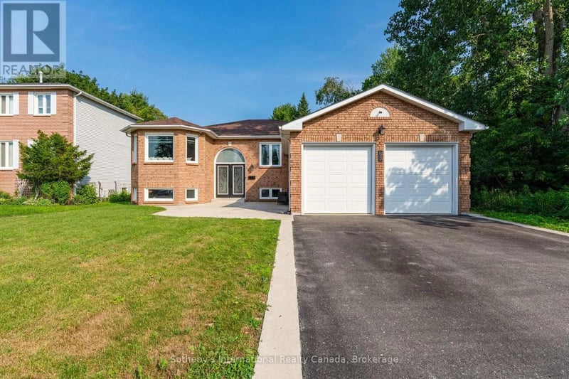 53 Royal Beech Drive, Wasaga Beach, Ontario, L9Z1H3, Wasaga Beach, Ontario — photo 1 of 5