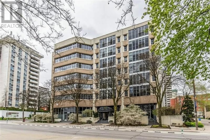 #106 66 Bay Street South, Hamilton (Durand), Ontario, L8P4Z6, Hamilton (Durand), Ontario — photo 1 of 5