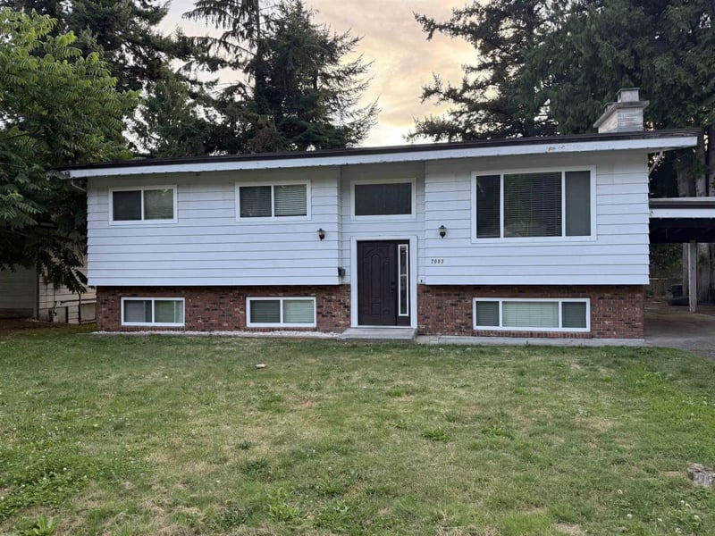 2083 LYNDEN Street, Abbotsford, British Columbia, V2T3B6, Abbotsford, British Columbia — photo 1 of 5