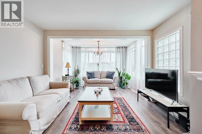#307 855 16TH Street, North Vancouver, British Columbia, V7P1R2, North Vancouver, British Columbia — photo 1 of 5